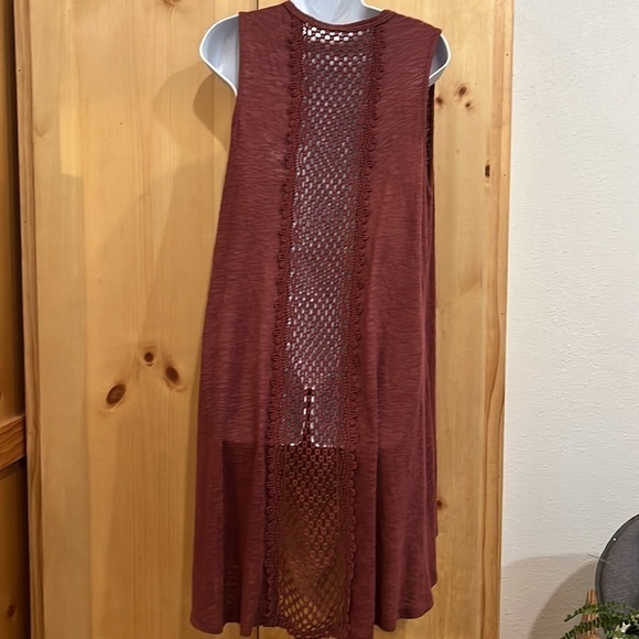 Crochet back sleeveless cardigan - Picture 3 of 6
